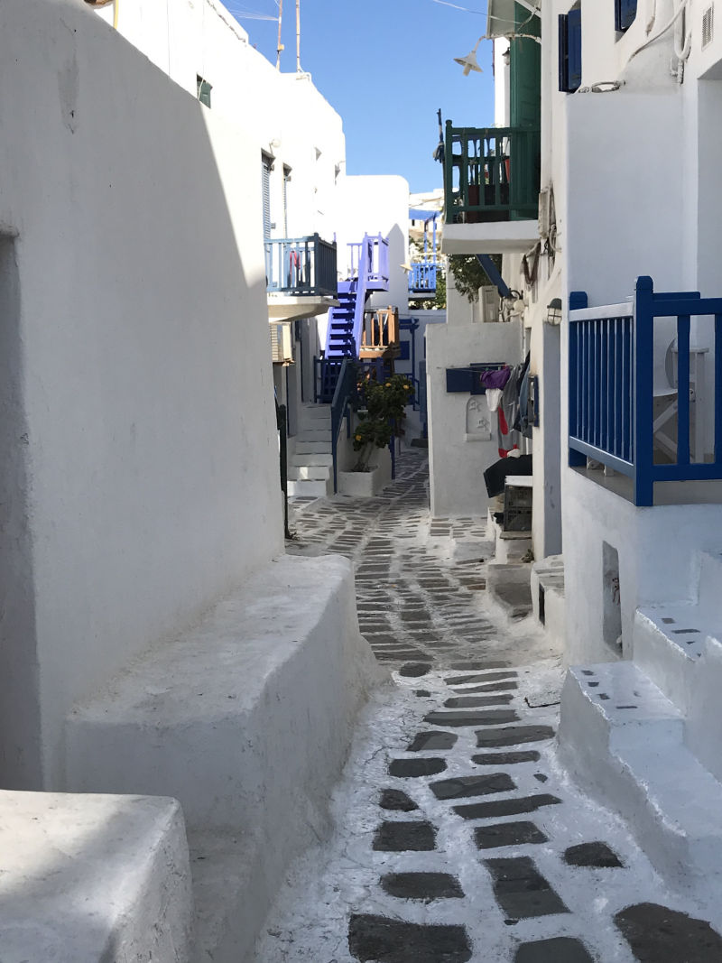 9-29 mykonos alley 800